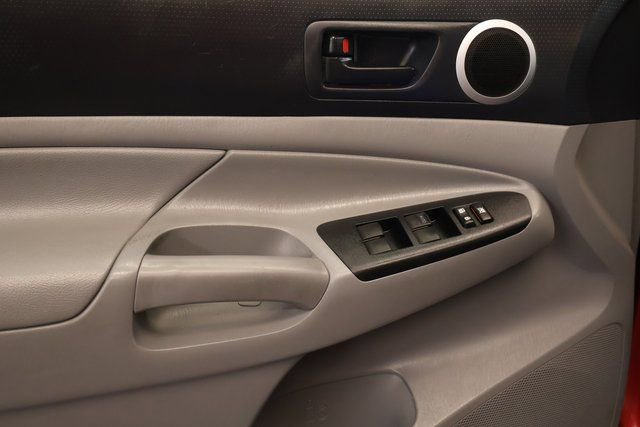 Used 2015 Toyota Tacoma PreRunner image 9