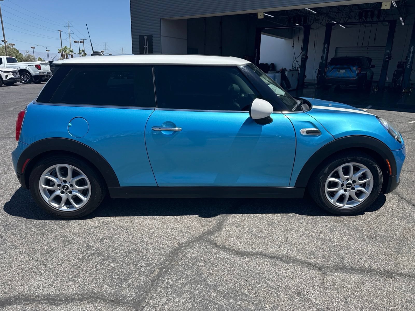 Used 2019 MINI Cooper 2-Door Hardtop FWD image 4