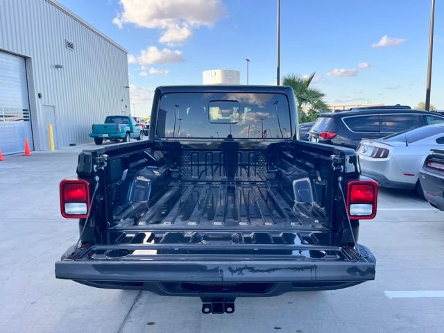 New 2025 Jeep Gladiator High Tide image 25