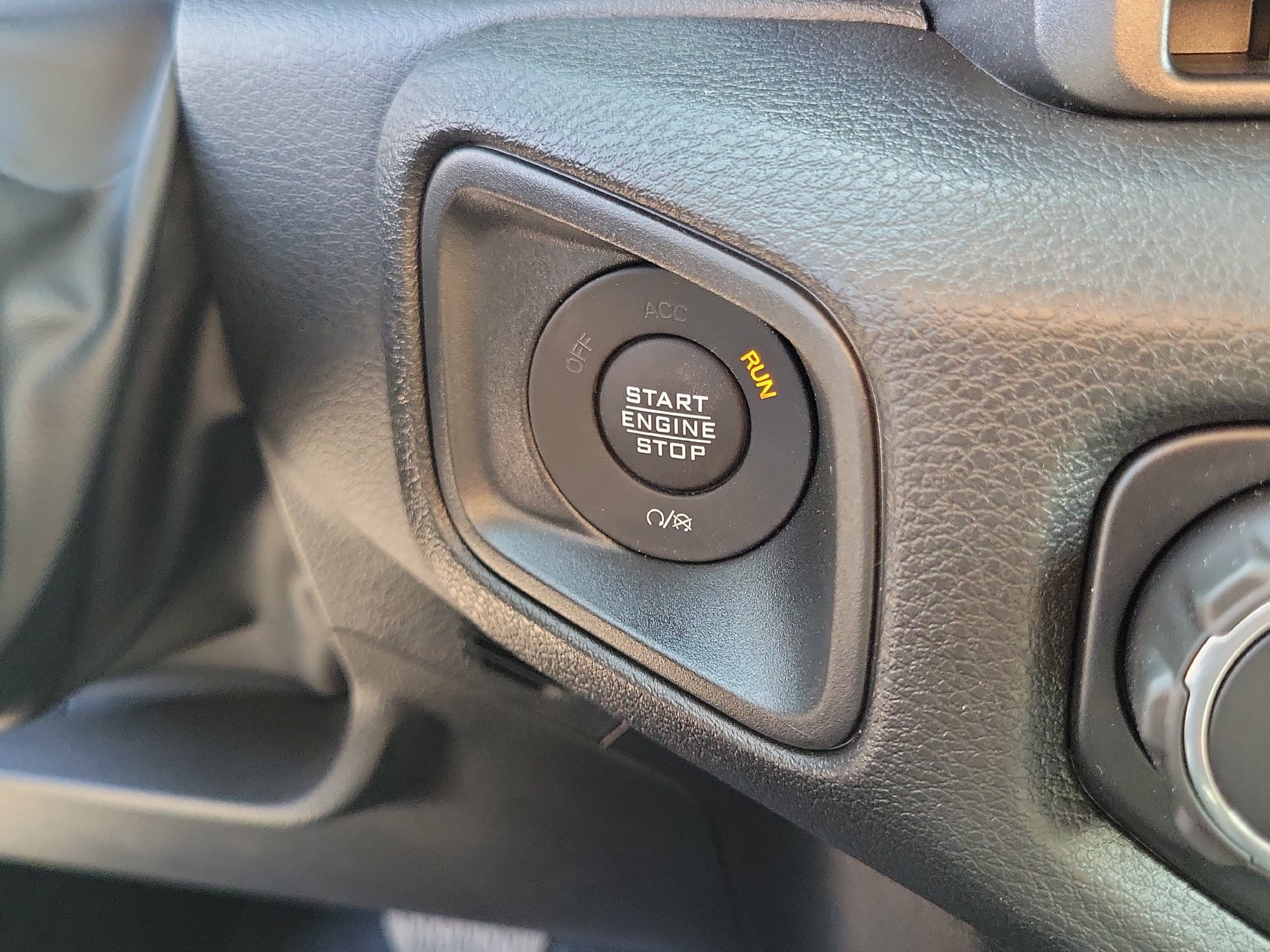 New 2026 Jeep Gladiator Sport AWD/4WD image 12