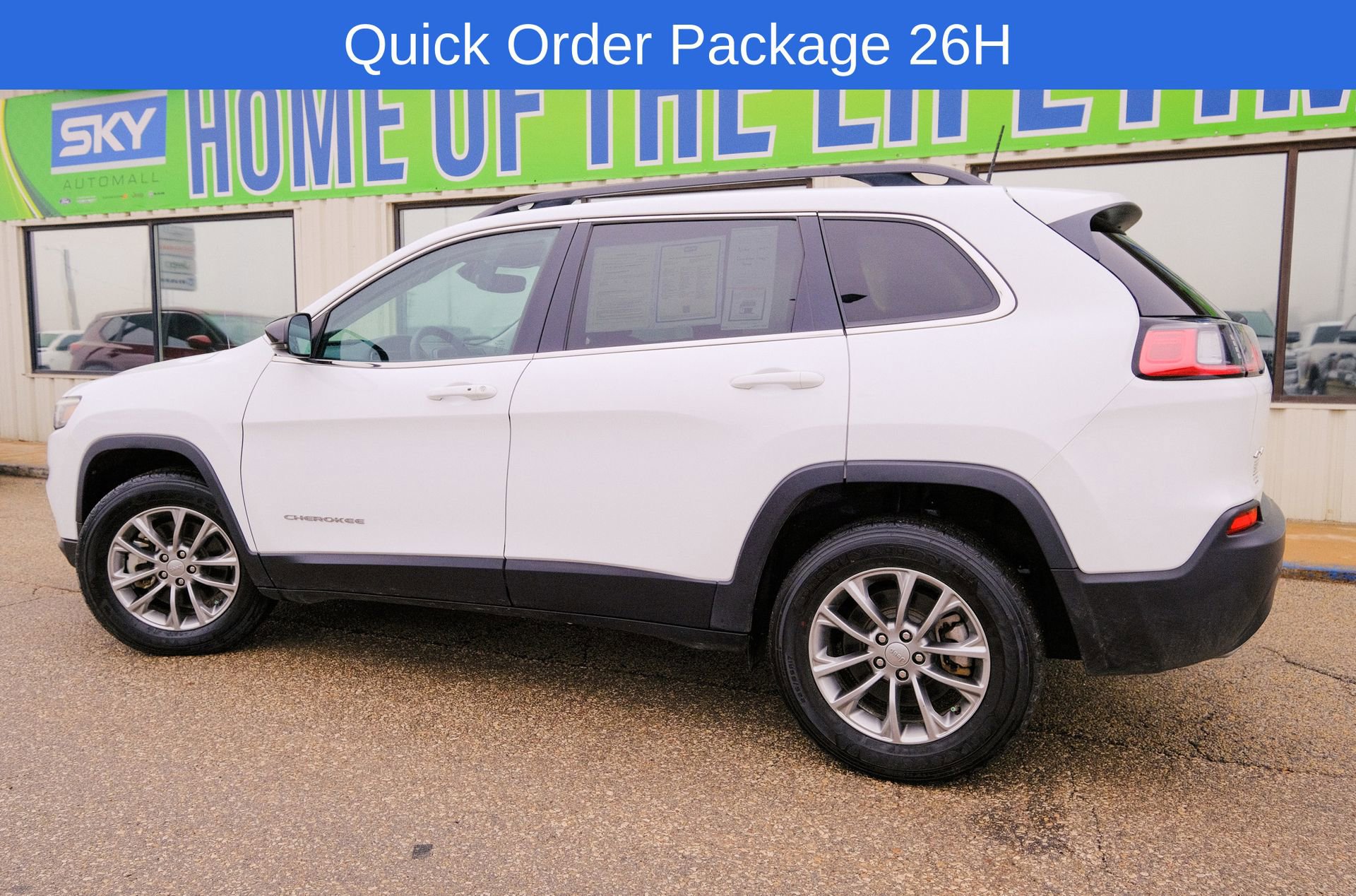 Used 2022 Jeep Cherokee Latitude Lux w/ Sun & Sound Group image 4