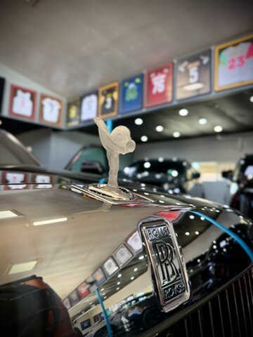 Used 2022 Rolls-Royce Phantom Sedan RWD image 3