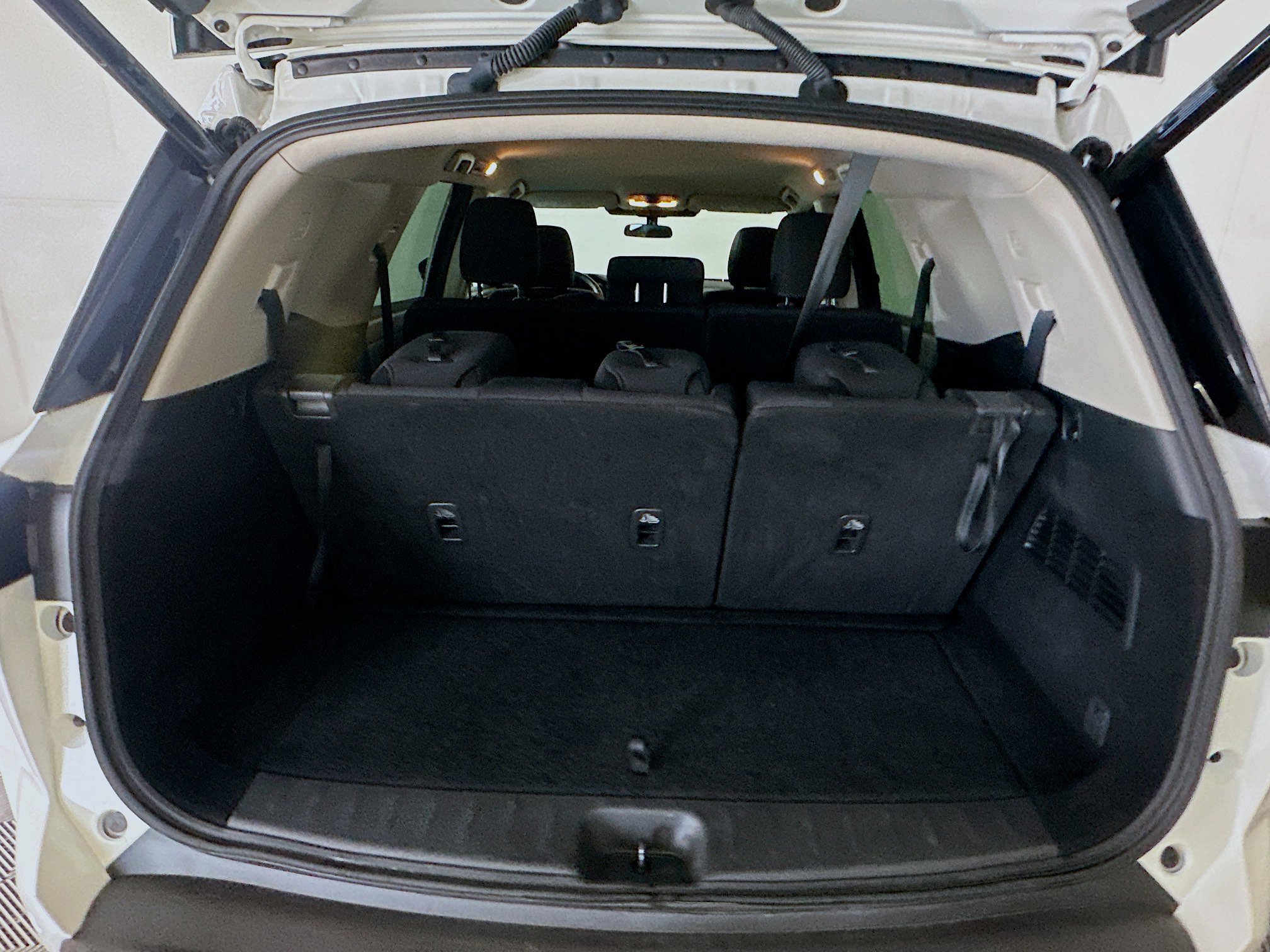 Used 2025 Nissan Pathfinder SV image 29