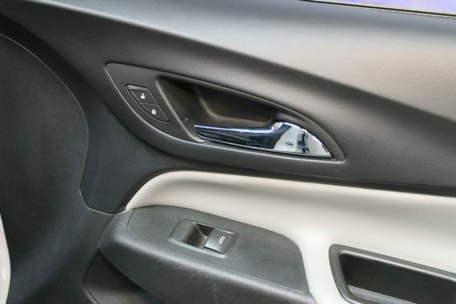 Used 2021 Chevrolet Equinox LS w/ LS Convenience Package image 9