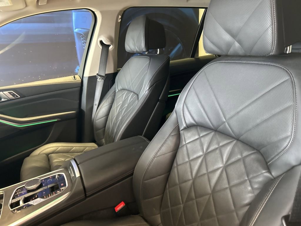Used 2023 BMW X7 xDrive40i w/ Parking Assistance Package image 6