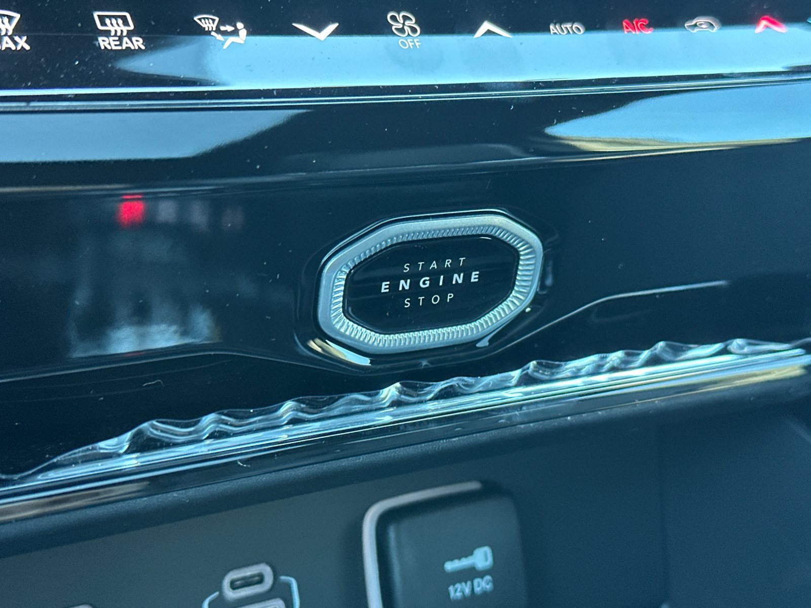 New 2027 Jeep Grand Cherokee L Limited AWD/4WD image 24