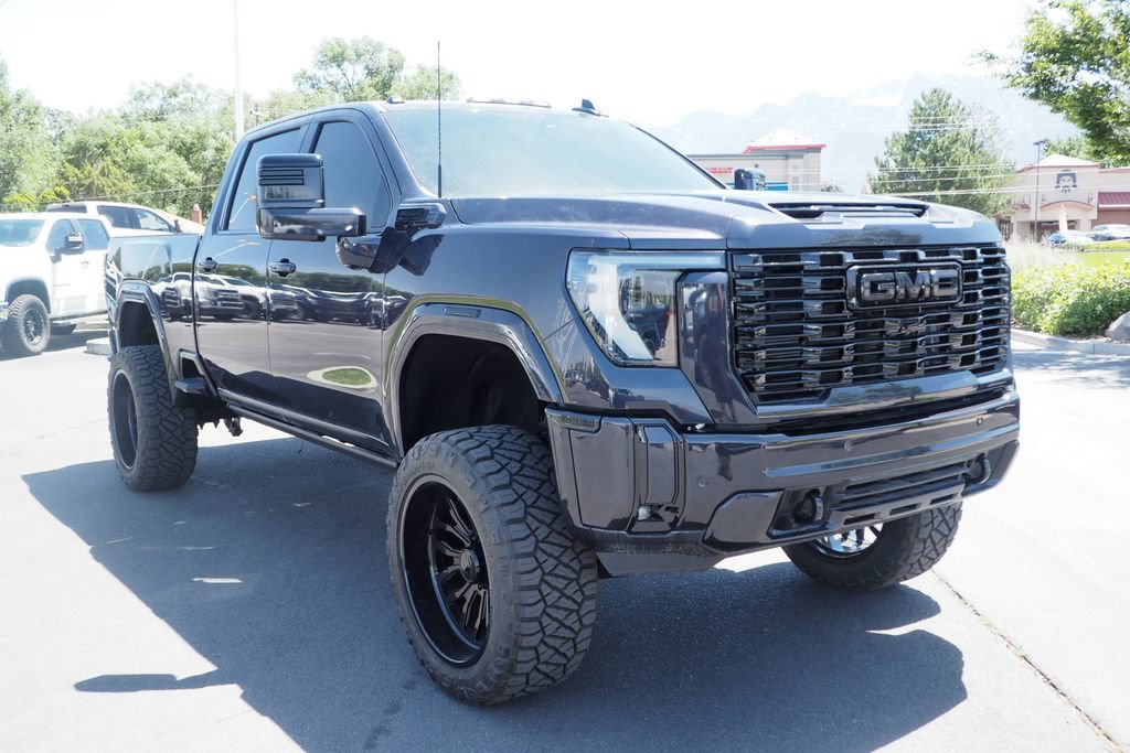 Used 2026 GMC Sierra 3500 Denali w/ Technology Package AWD/4WD image 3