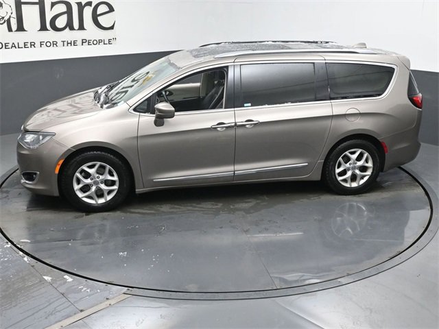 Used 2018 Chrysler Pacifica Touring-L Plus w/ Tire & Wheel Group image 59