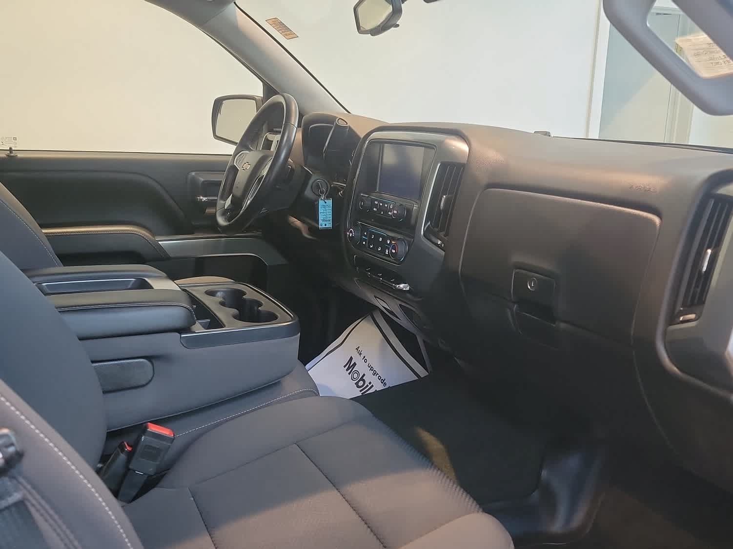 Used 2018 Chevrolet Silverado 1500 LT w/ LT Convenience Package AWD/4WD image 18
