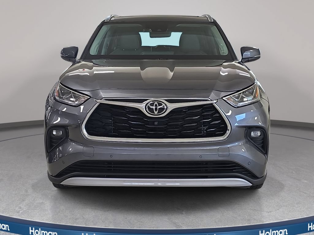 Used 2021 Toyota Highlander Platinum AWD/4WD image 3
