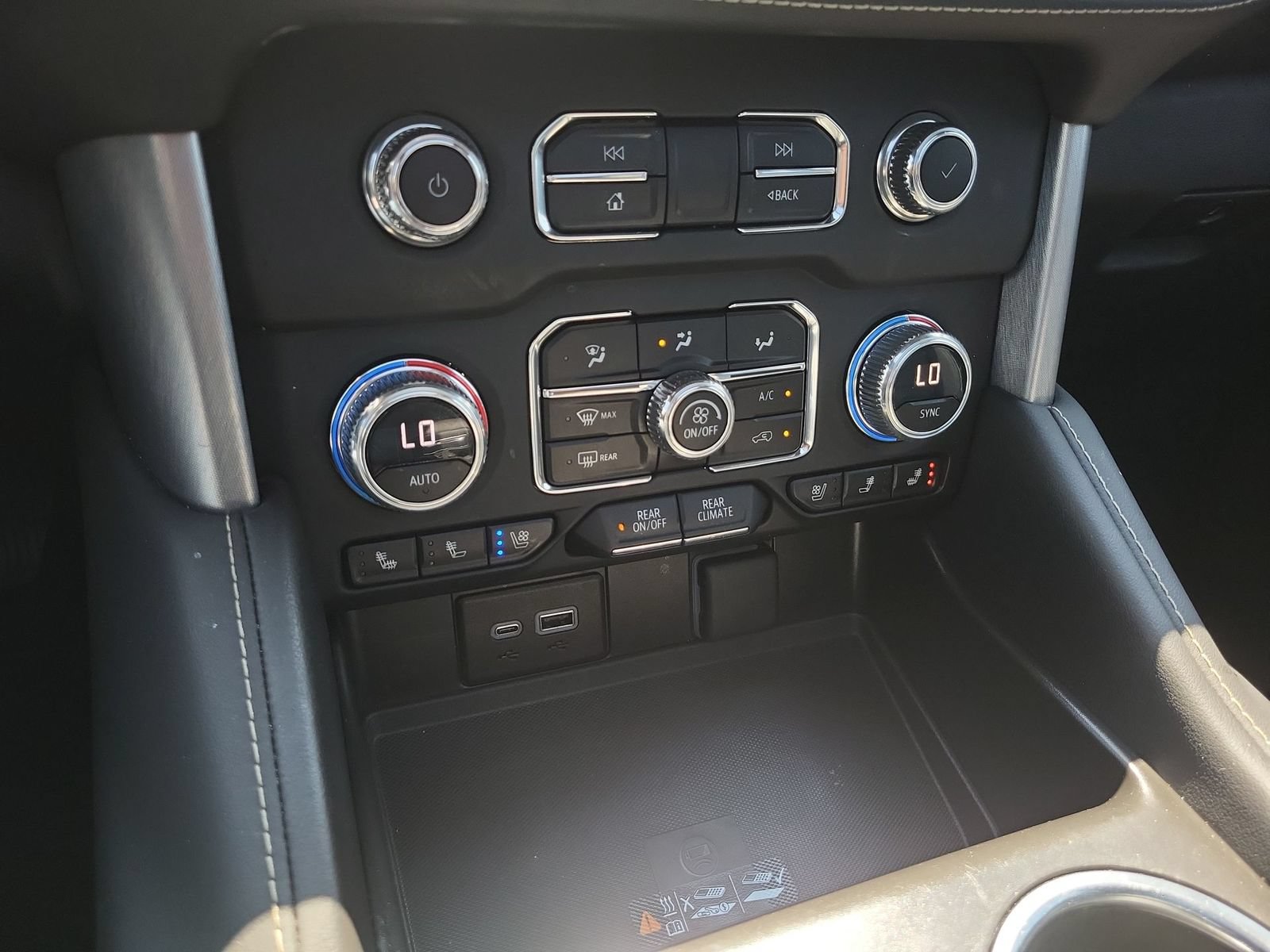 Used 2023 GMC Yukon XL SLT w/ SLT Premium Package RWD image 36
