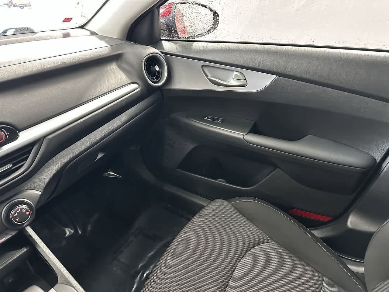Used 2024 Kia Forte LXS FWD image 25