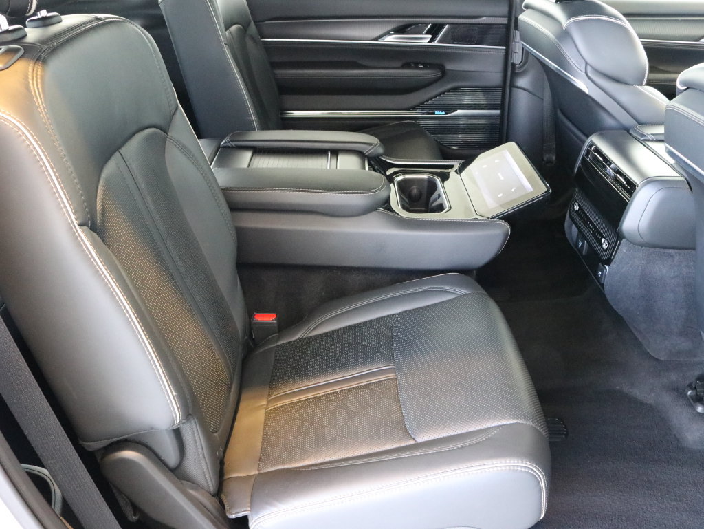 Used 2024 Jeep Grand Wagoneer L Series II w/ Quick Order Packagew 28T AWD/4WD image 44