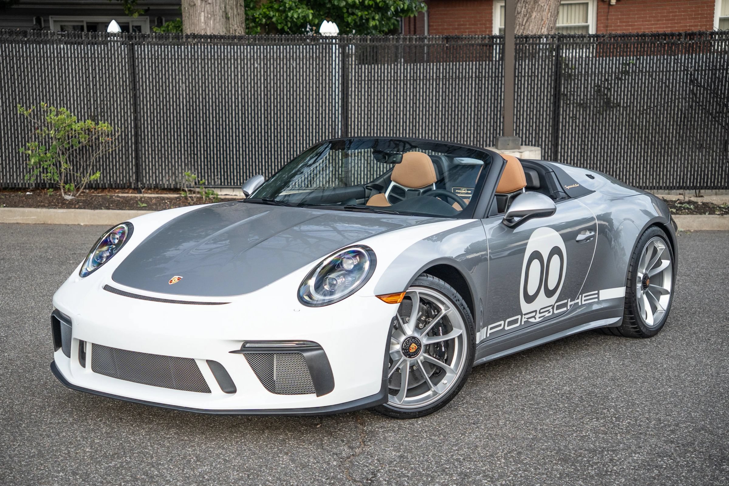 Used 2019 Porsche 911 Speedster RWD image 9