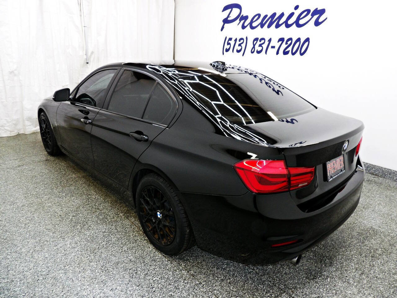 Used 2018 BMW 320i Sedan image 4