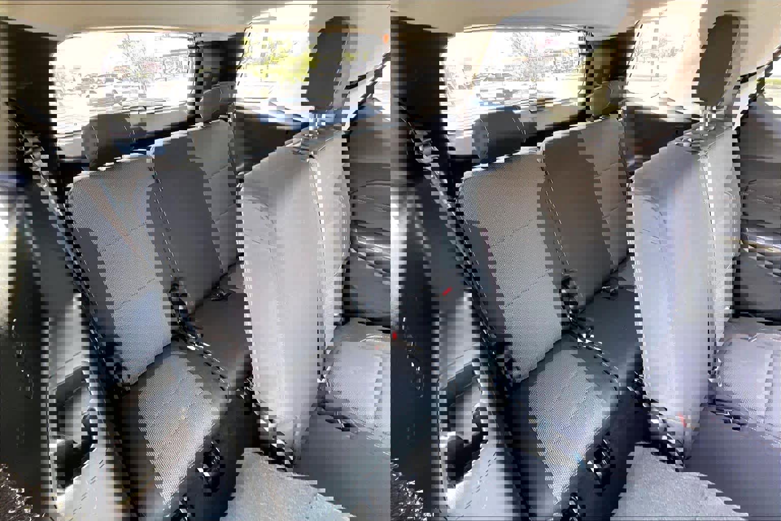 Used 2020 Chevrolet Traverse LS image 35