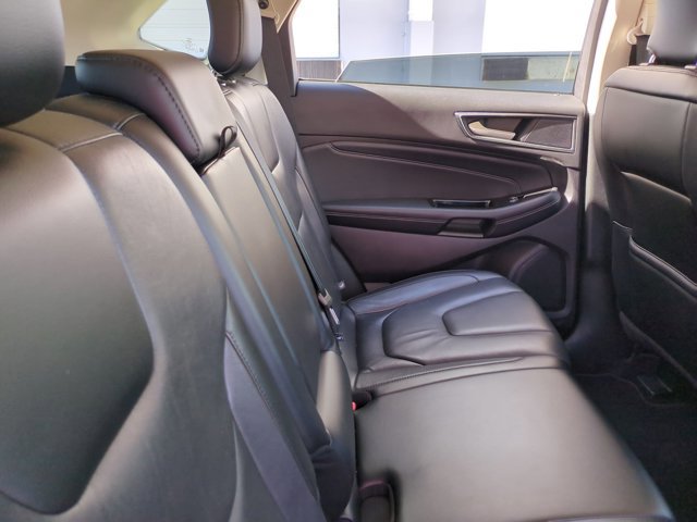 Used 2019 Ford Edge Titanium FWD image 19