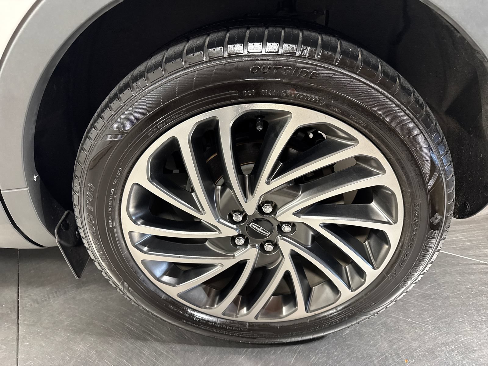 Used 2019 Lincoln Nautilus Reserve AWD/4WD image 12