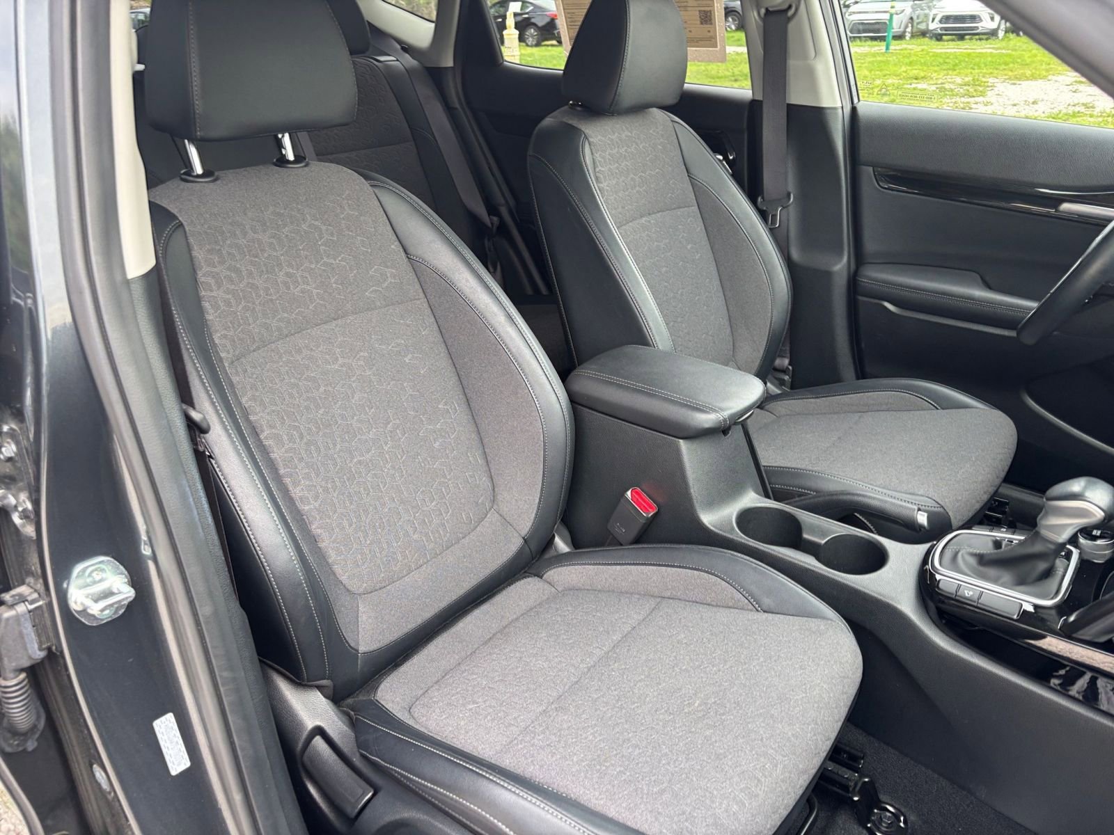 Used 2025 Kia Seltos S FWD image 38