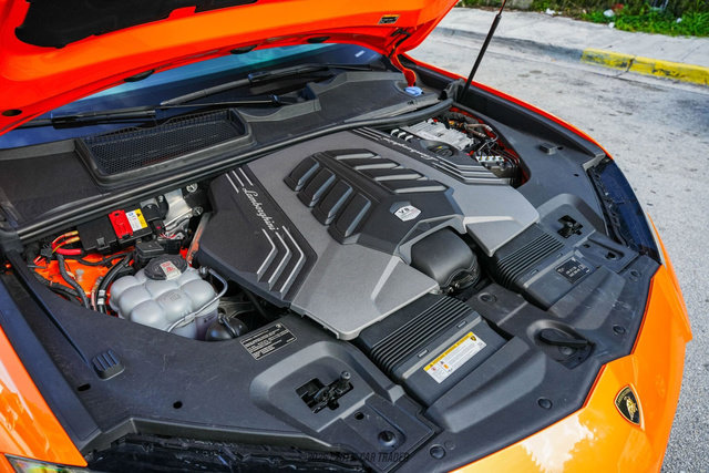 Used 2022 Lamborghini Urus image 18
