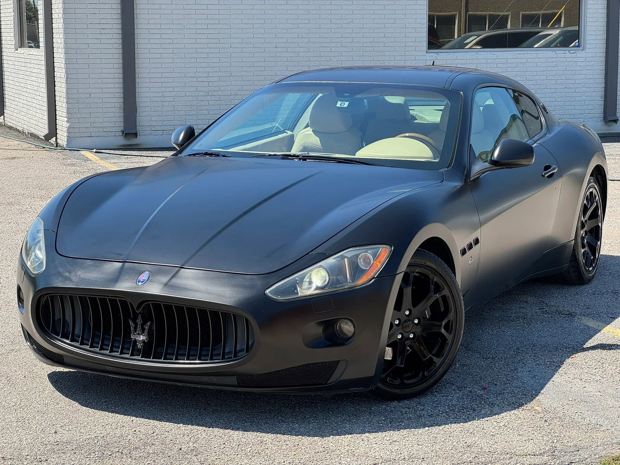 Used 2010 Maserati GranTurismo Coupe RWD image 2