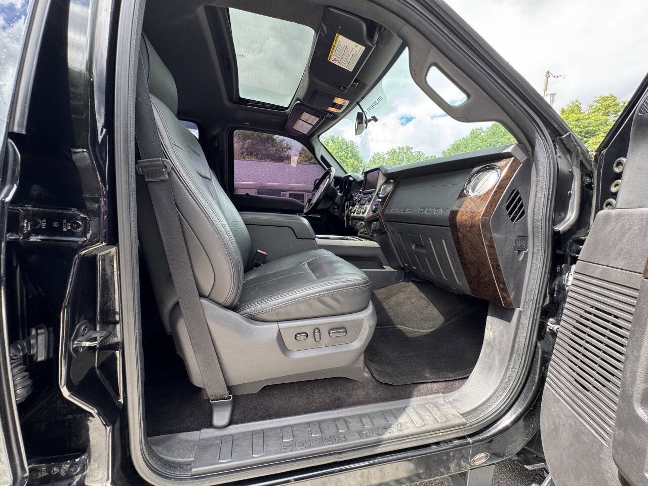 Used 2016 Ford F350 Platinum w/ Snow Plow Prep Package image 26