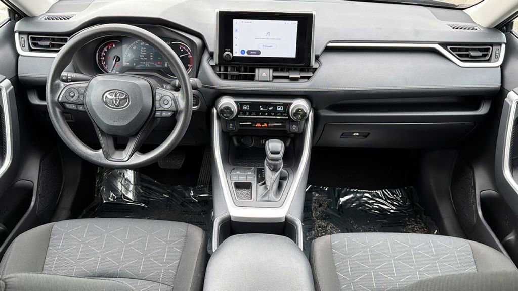 Certified 2025 Toyota RAV4 XLE FWD image 35