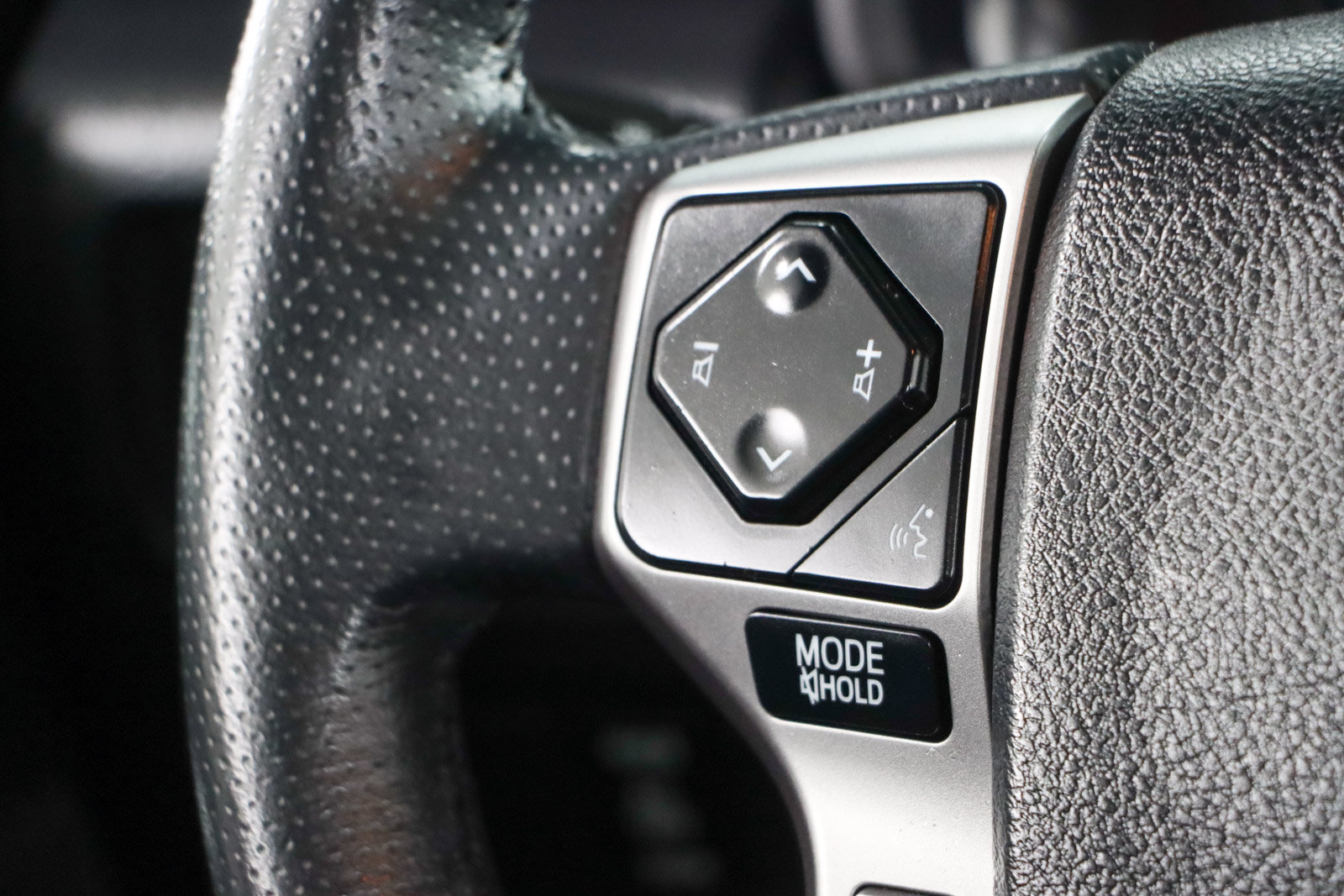 Used 2021 Toyota 4Runner SR5 AWD/4WD image 14