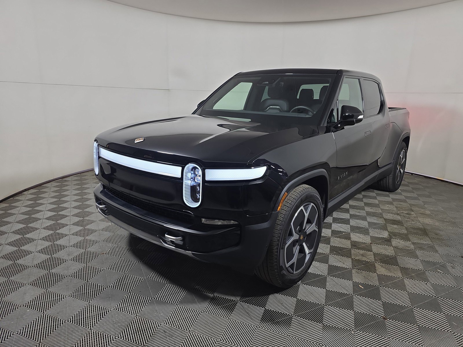 Used 2024 Rivian R1T Adventure