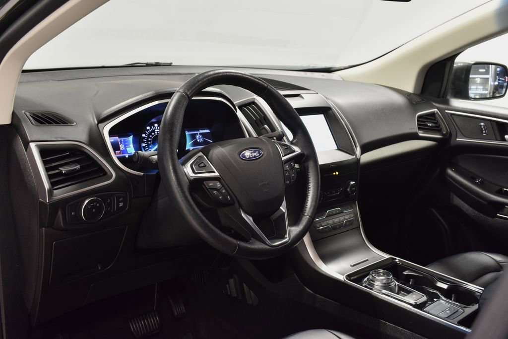 Used 2020 Ford Edge SEL w/ Convenience Package image 3