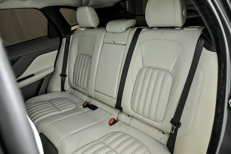 Used 2018 Jaguar F-PACE Portfolio AWD/4WD image 19