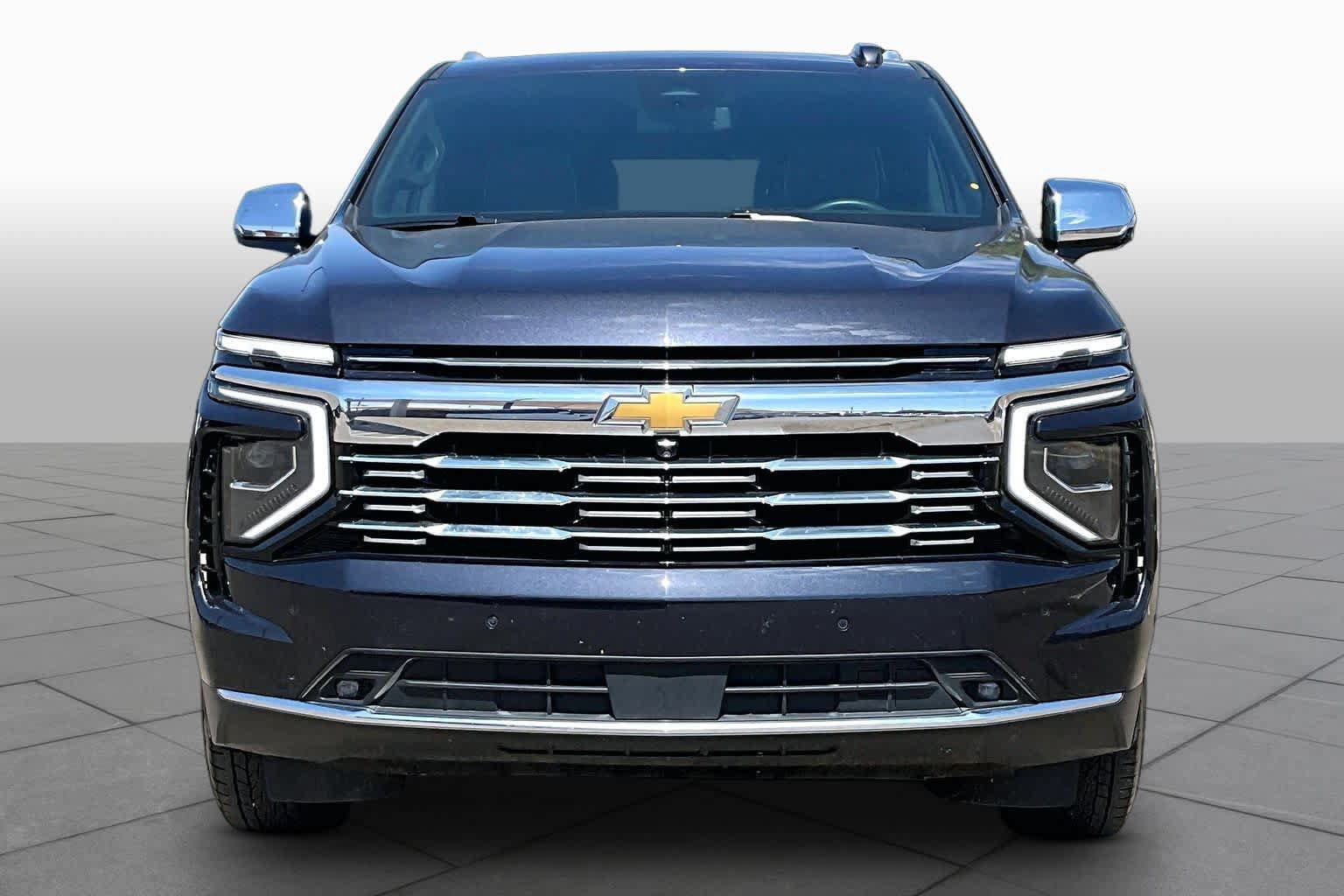 Used 2025 Chevrolet Tahoe Premier AWD/4WD image 3