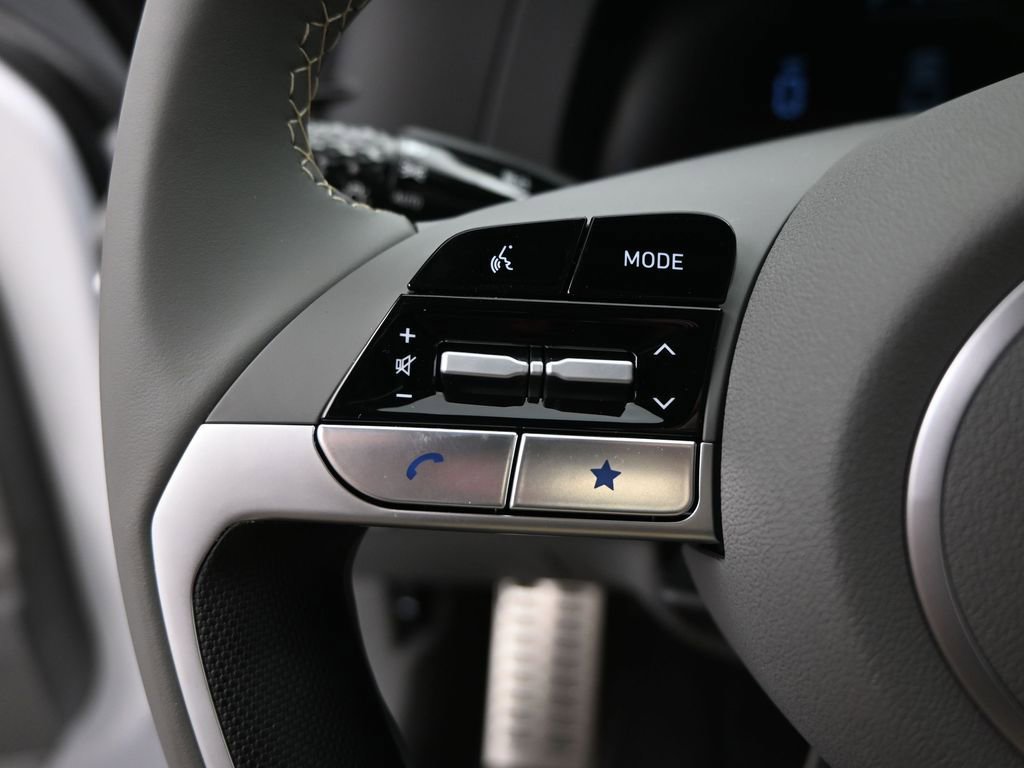 Used 2025 Hyundai Elantra Sport FWD image 15