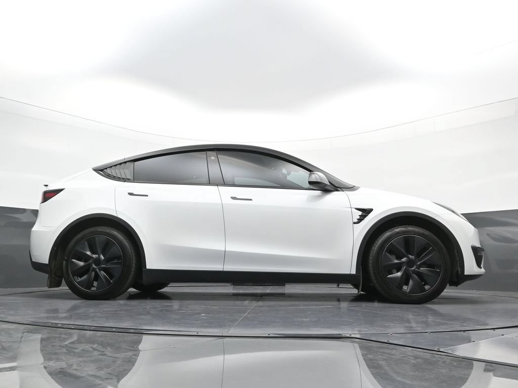 Used 2025 Tesla Model Y Long Range RWD image 29