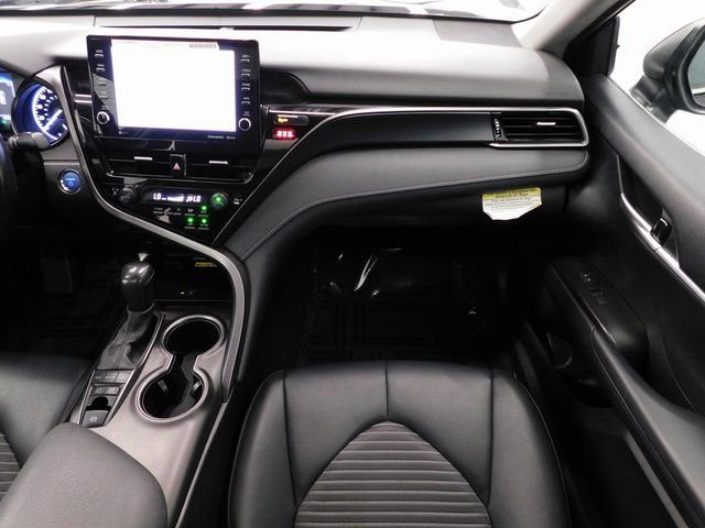 Used 2024 Toyota Camry SE image 35