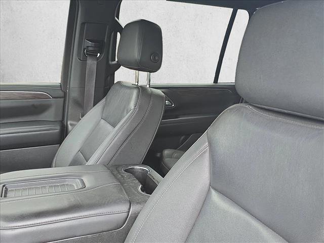 Used 2022 Chevrolet Suburban Z71 w/ Luxury Package image 15