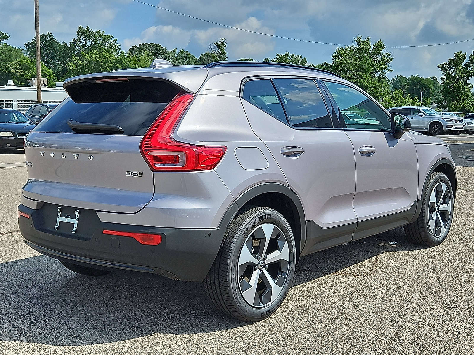 New 2026 Volvo XC40 B5 Plus w/ Protection Package Premier AWD/4WD image 6