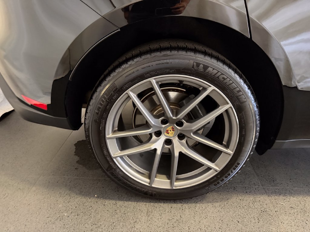 Certified 2026 Porsche Macan AWD/4WD image 12