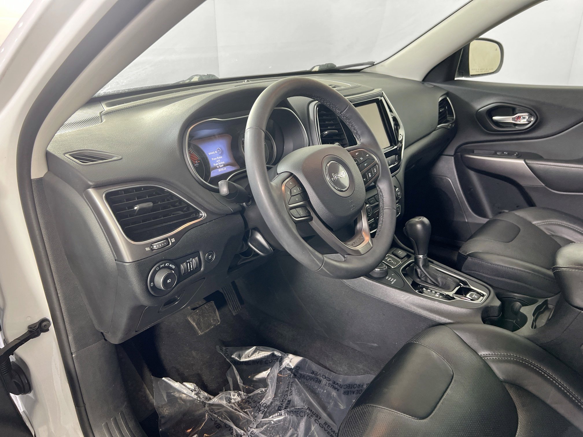 Used 2022 Jeep Cherokee Limited image 9