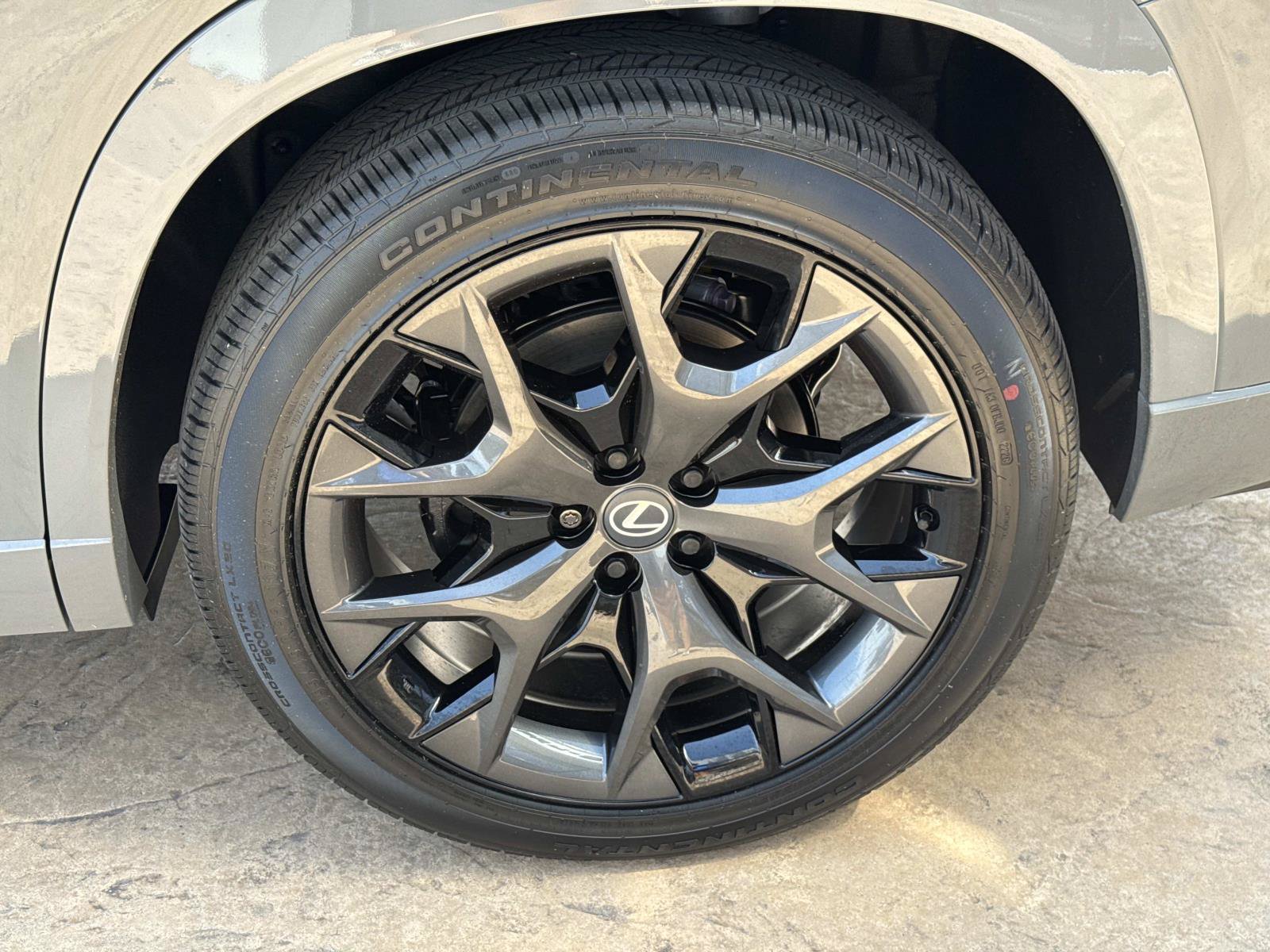 New 2026 Lexus TX 500h AWD image 21