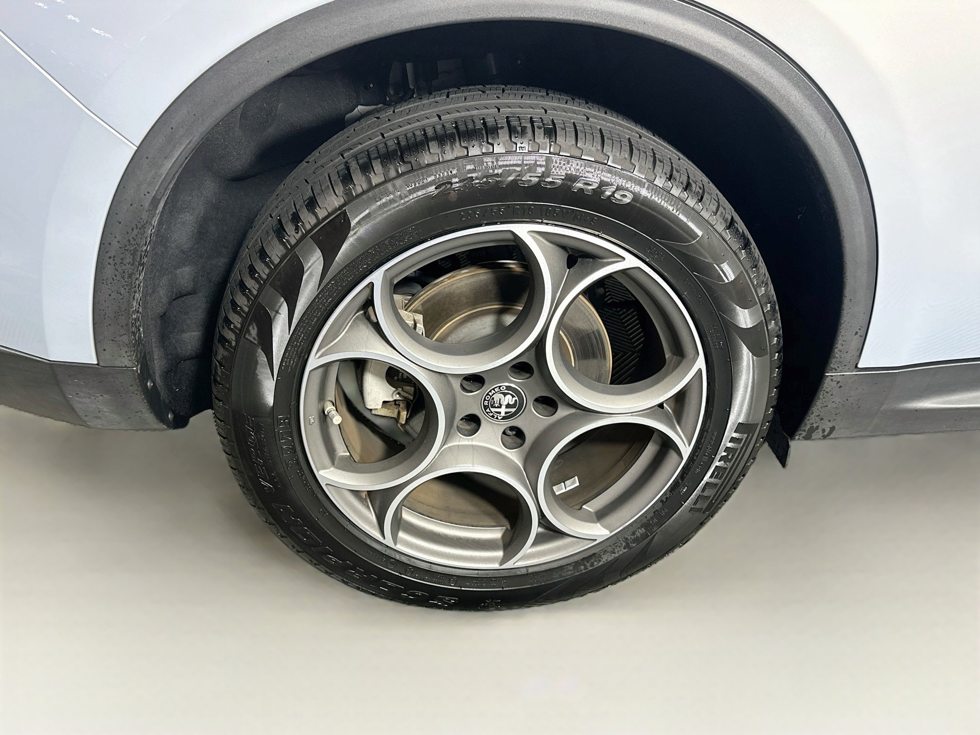 Used 2023 Alfa Romeo Stelvio Sprint RWD image 11