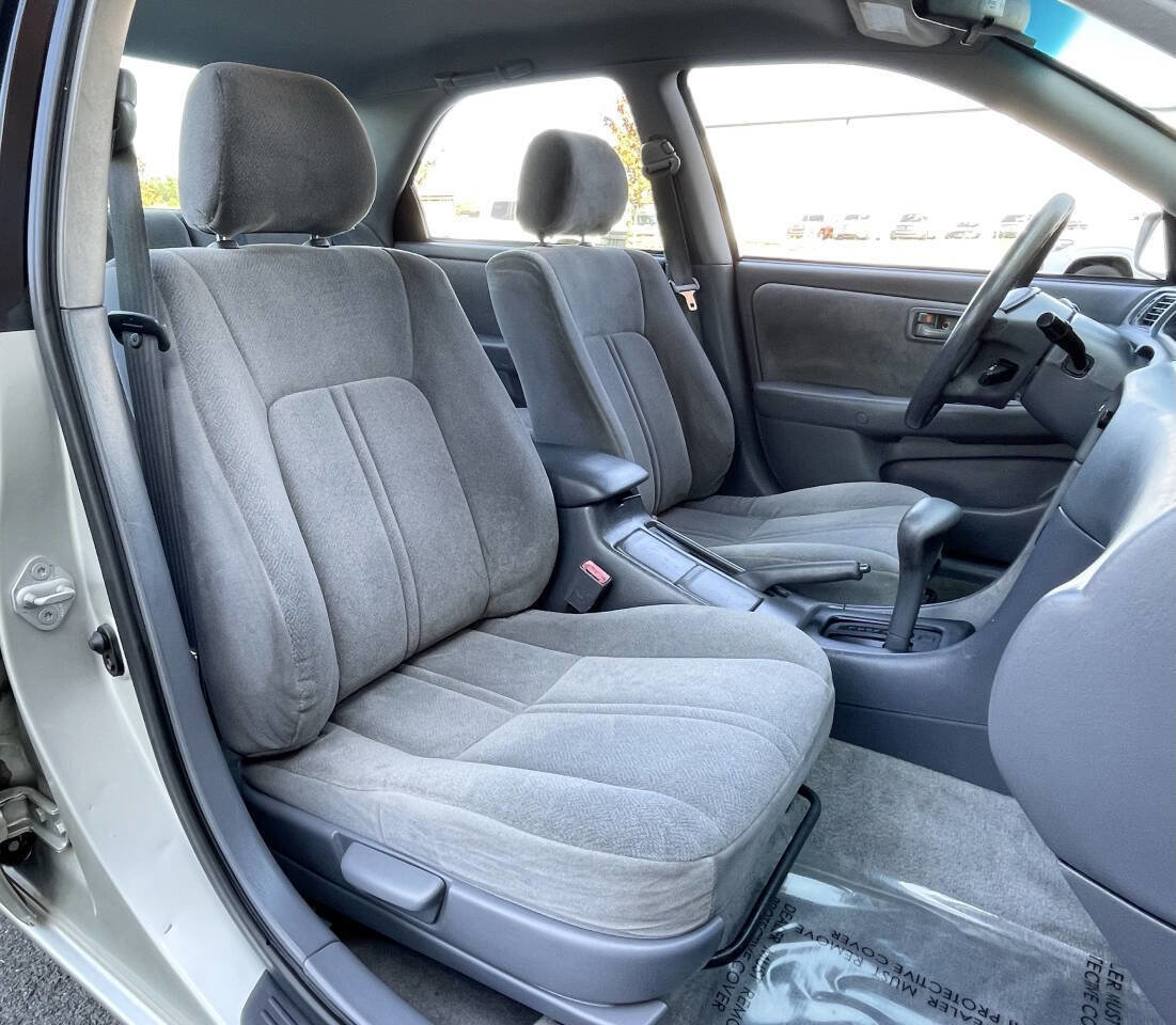 Used 2000 Toyota Camry CE image 24