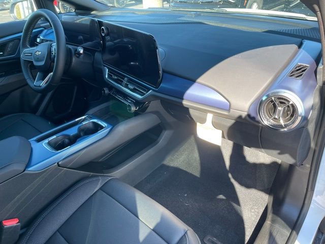 New 2026 Chevrolet Equinox EV LT AWD/4WD image 10