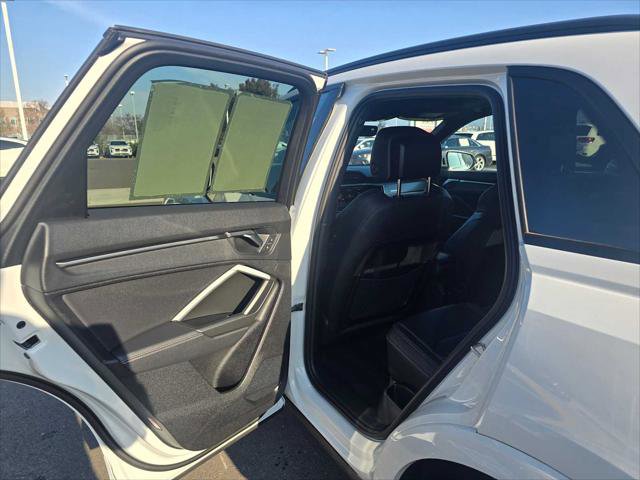 Used 2025 Audi Q3 2.0T Premium image 17