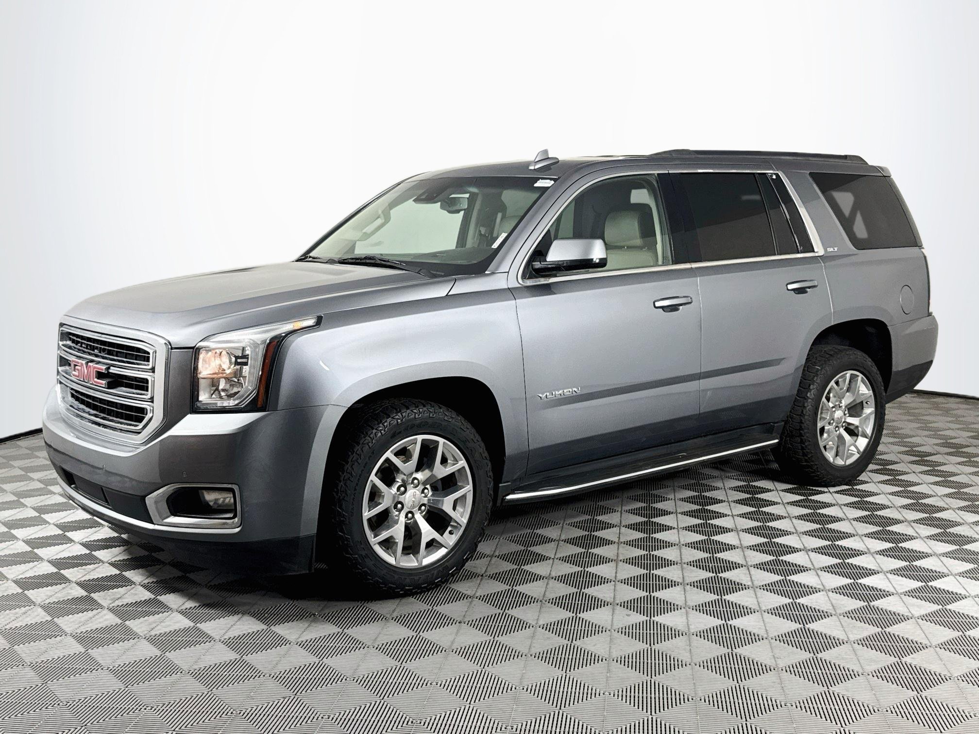 Used 2019 GMC Yukon SLT RWD image 4