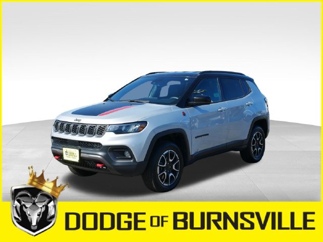 Used 2024 Jeep Compass Trailhawk AWD/4WD image 3