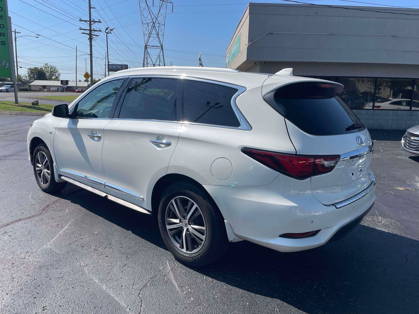 Used 2020 INFINITI QX60 Luxe w/ Essential Package FWD image 5