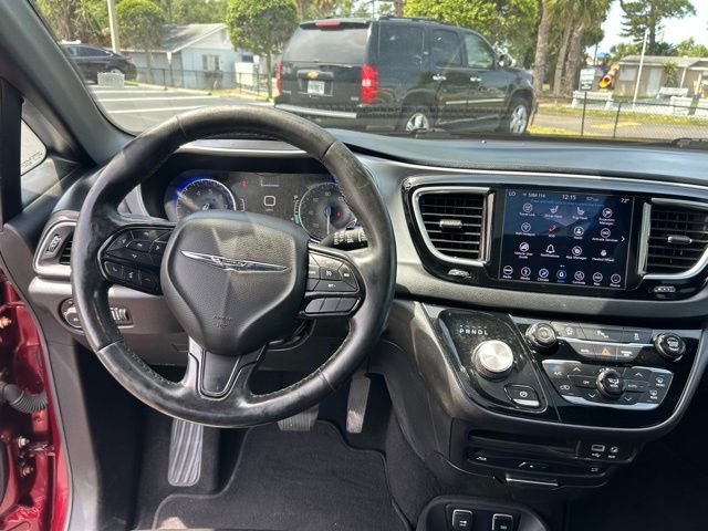 Used 2019 Chrysler Pacifica Touring-L Plus w/ S Appearance Package image 18