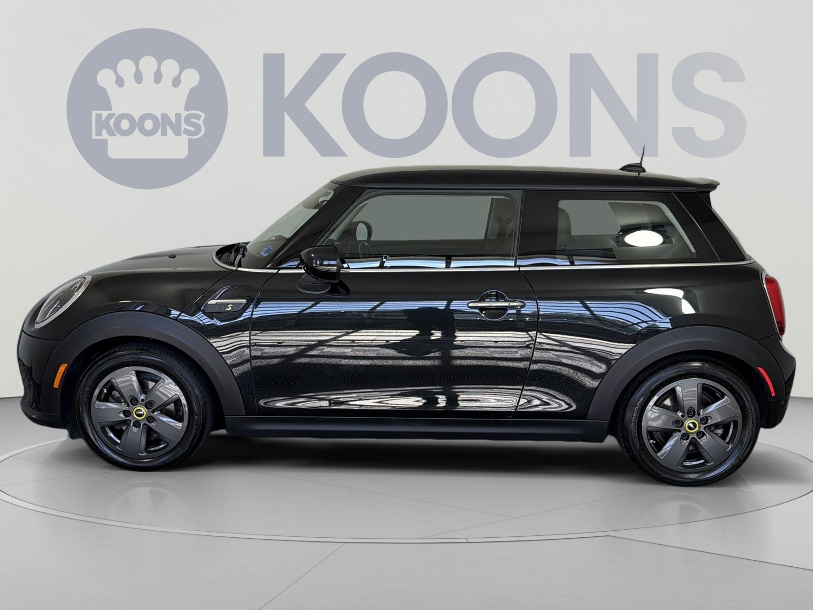 Used 2024 MINI Cooper SE FWD image 2