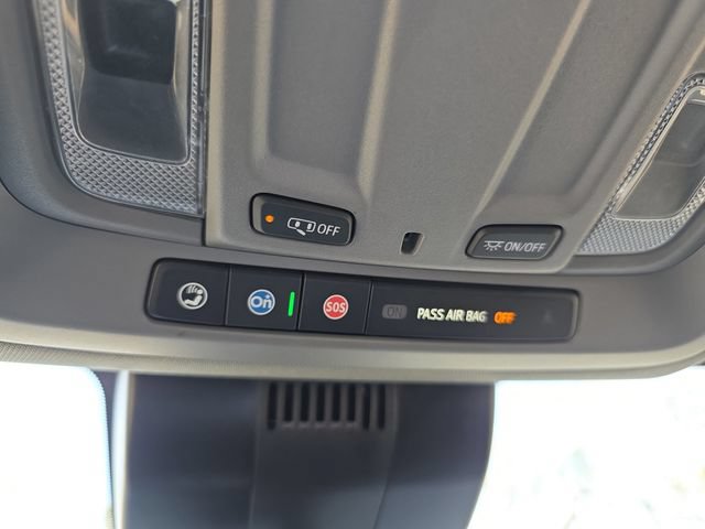 Used 2025 Chevrolet Silverado 1500 LT AWD/4WD image 25
